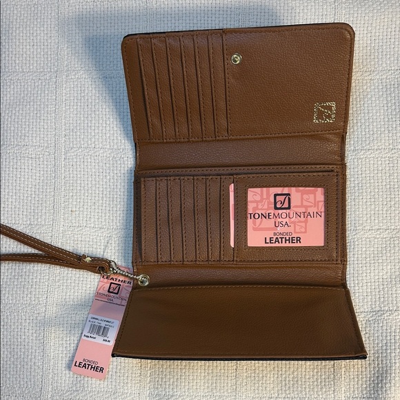 Stone Mountain USA Black Leather Wristlet with Tan Trim NWT - Picture 3 of 4